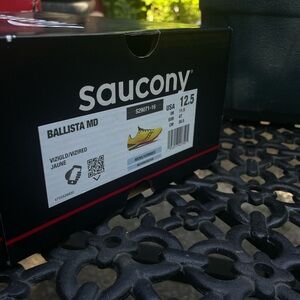 Saucony Ballista MD Yellow Athletic Shoes